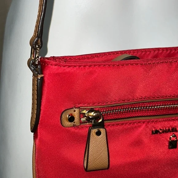 NWOT Red and gold MICHAEL KORS adorable 🥰 Nylon Crossbody with care card - Picture 11 of 15